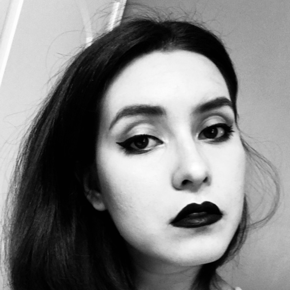 Meet your Posher, Damari